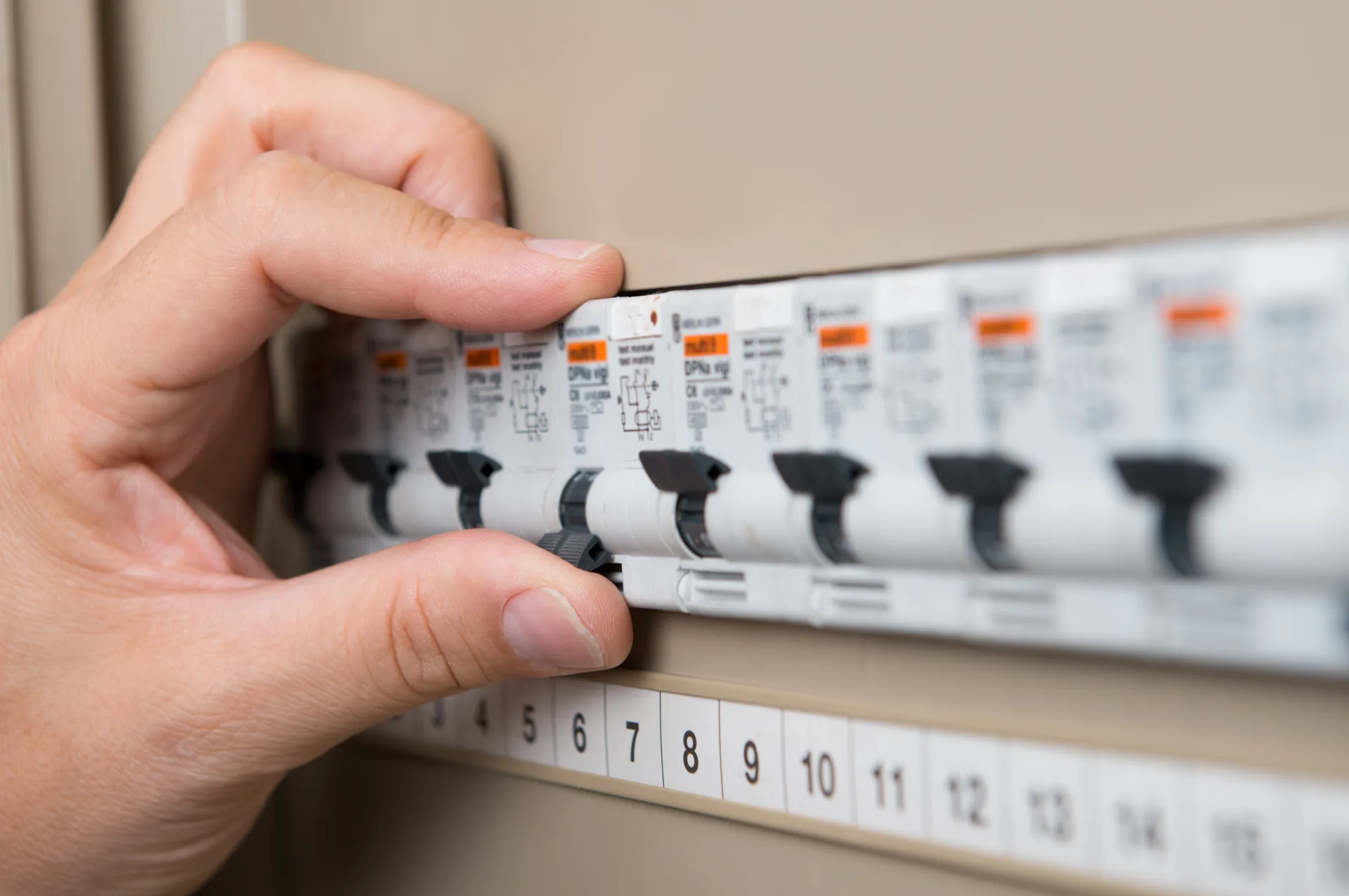 Electrician Kincumber, licensed electricians serving Kincumber